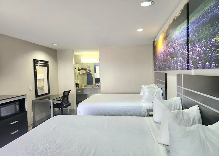 Days Inn By Wyndham Baytown Tx