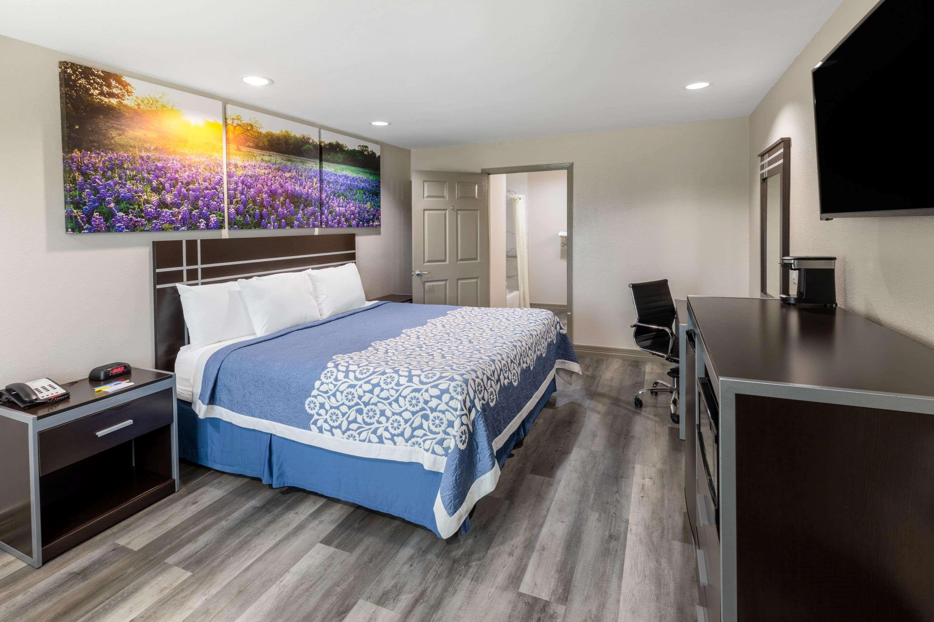 Days By Wyndham Tx Hotel
