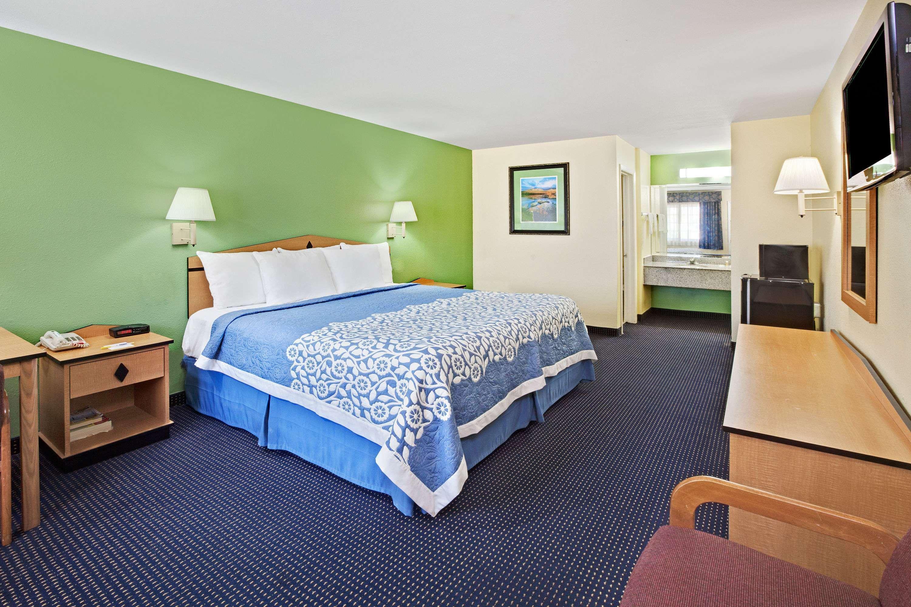 Days By Wyndham Tx Hotel Baytown