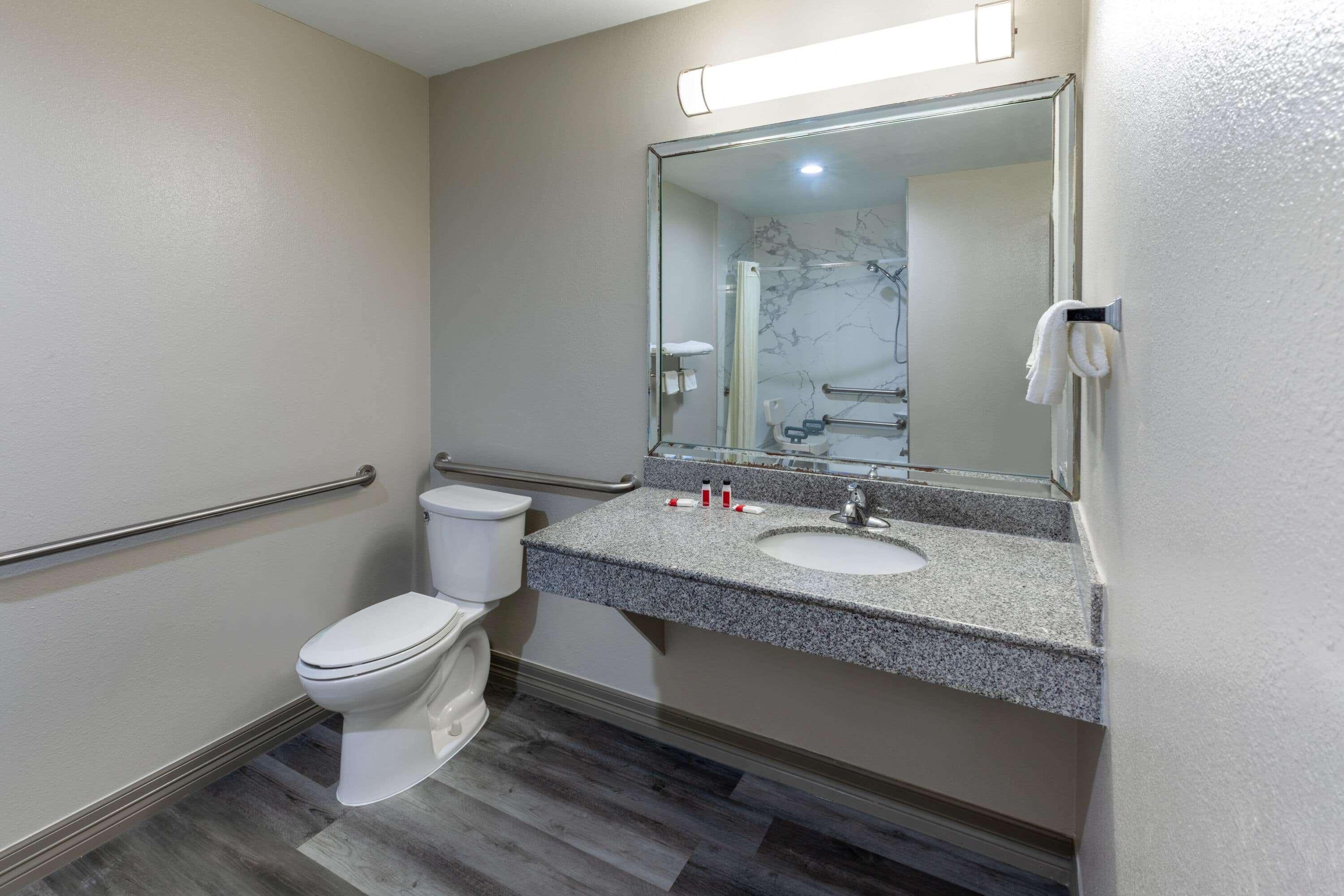 Hotel Days By Wyndham Tx Baytown