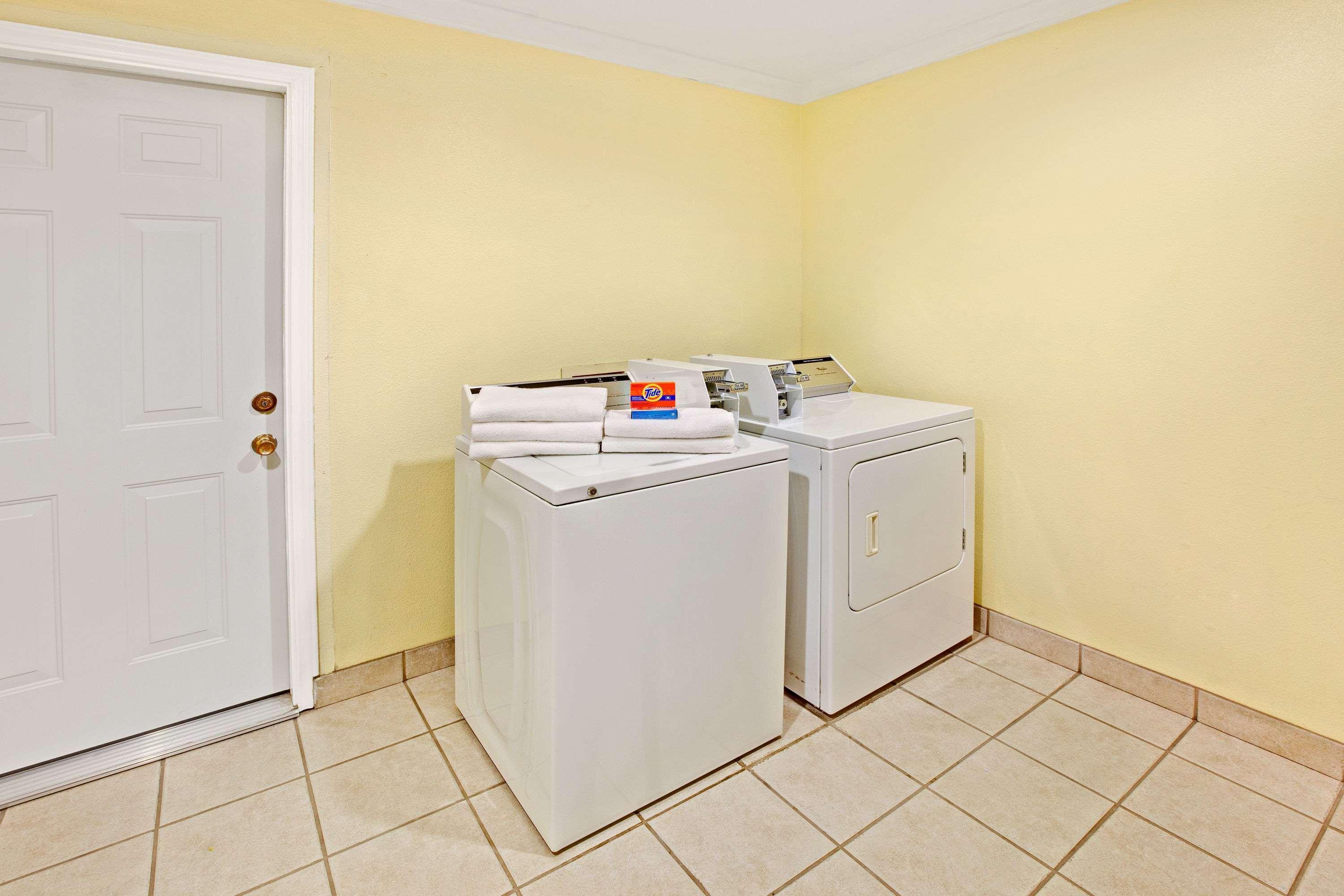 Hotel Days By Wyndham Tx Baytown