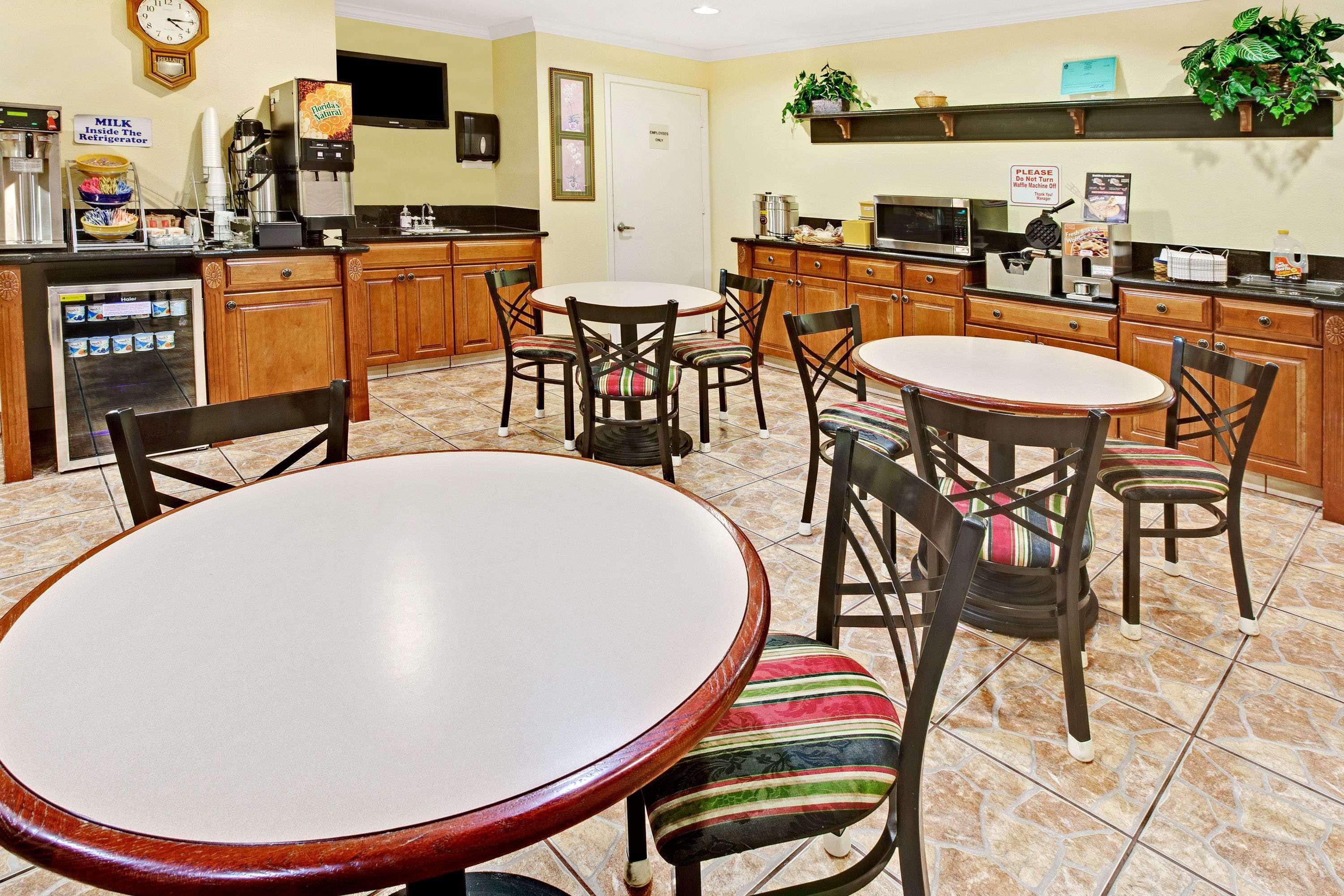 Days By Wyndham Tx Baytown
