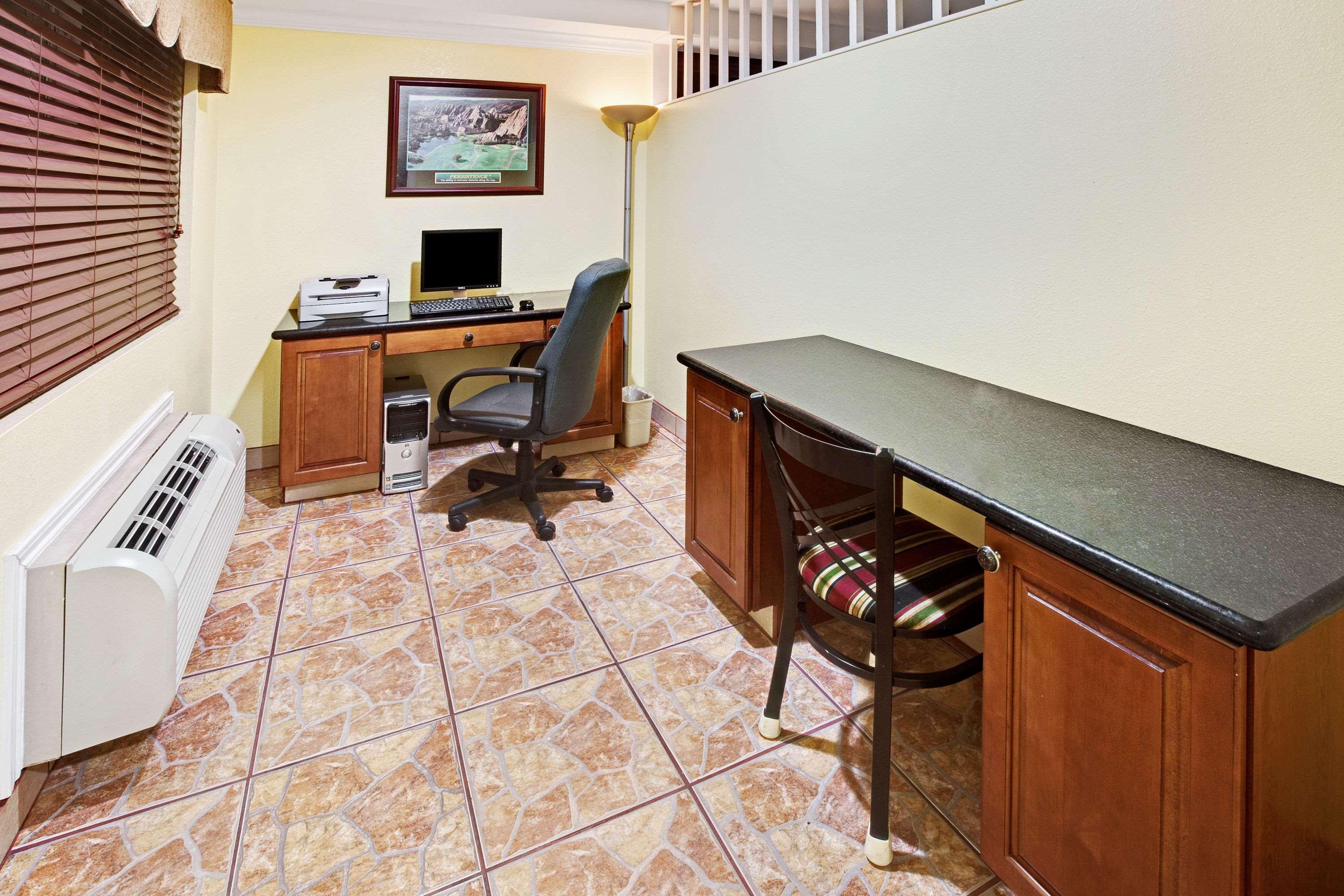 Hotel Days By Wyndham Tx Baytown