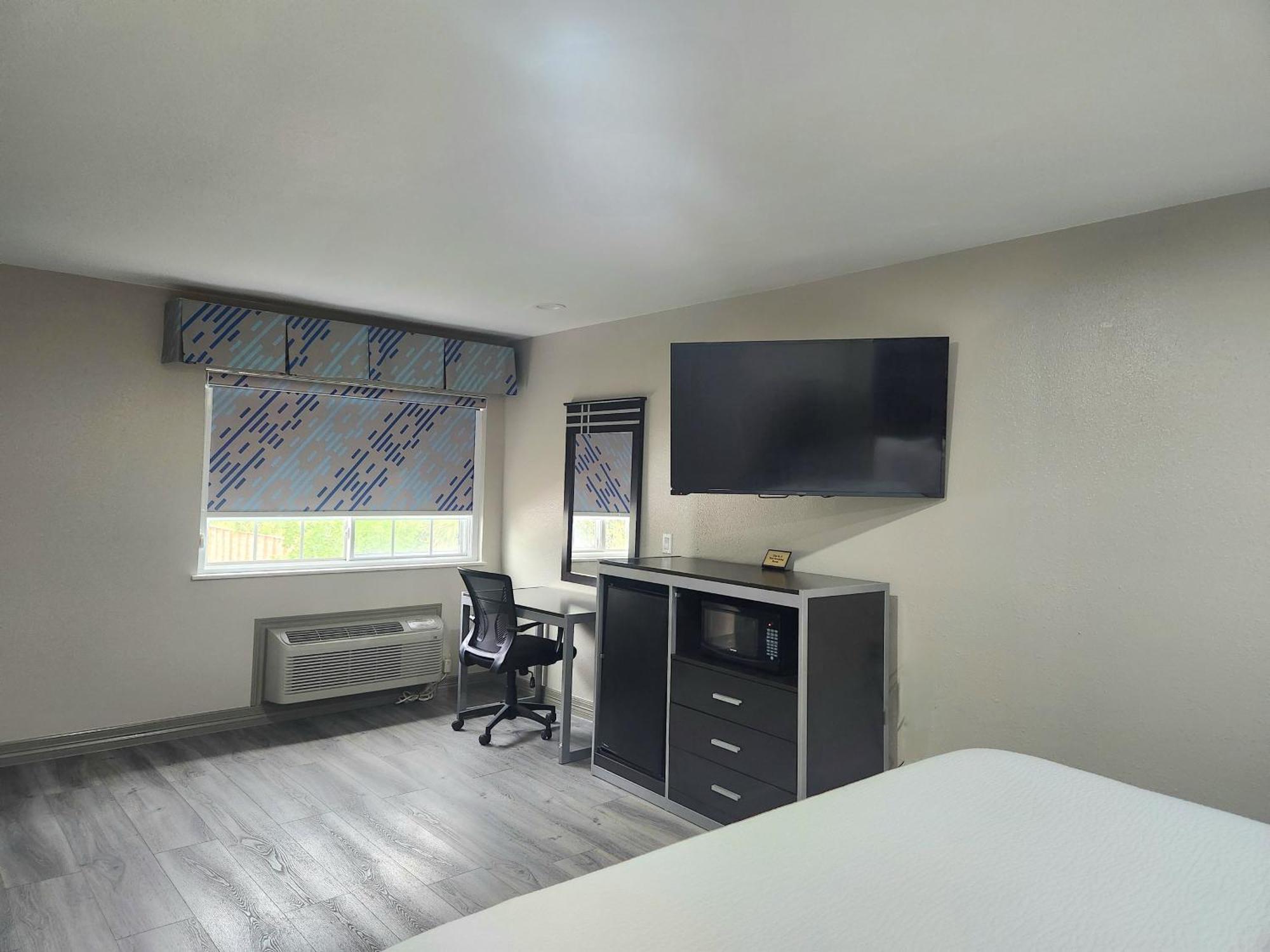 Days By Wyndham Tx Hotel