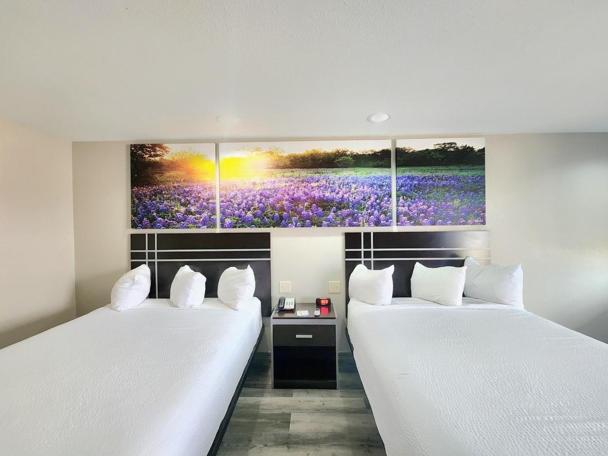 Days By Wyndham Tx Hotel