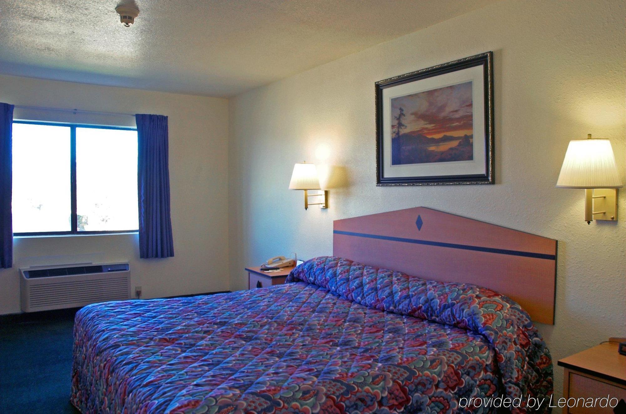 Days By Wyndham Tx Hotel